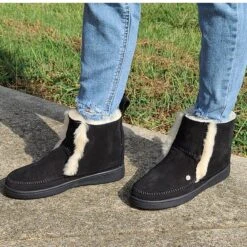 Minnetonka Black "Jade" Sheep Skin Bootie -Western Cowboy Equipment Shop 20210929 155352