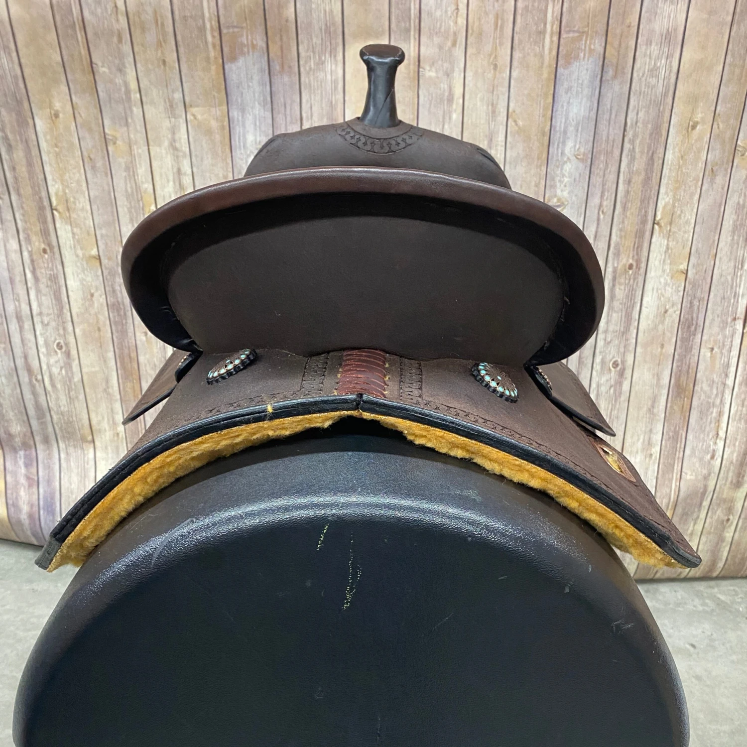 Circle Y Wide 14.5-Inch-Wide Lindale Chocolate Barrel Saddle 7 Circle Y Wide 14.5-Inch-Wide Lindale Chocolate Barrel Saddle - Image 5