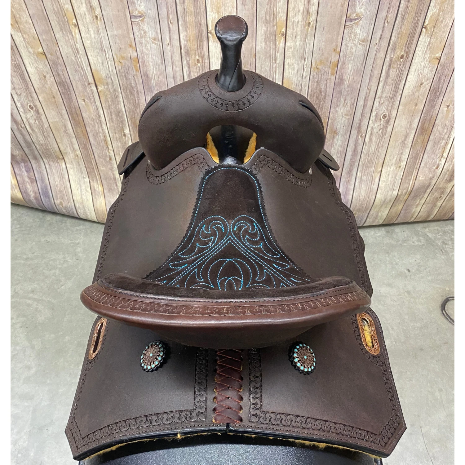 Circle Y Wide 14.5-Inch-Wide Lindale Chocolate Barrel Saddle 6 Circle Y Wide 14.5-Inch-Wide Lindale Chocolate Barrel Saddle - Image 4